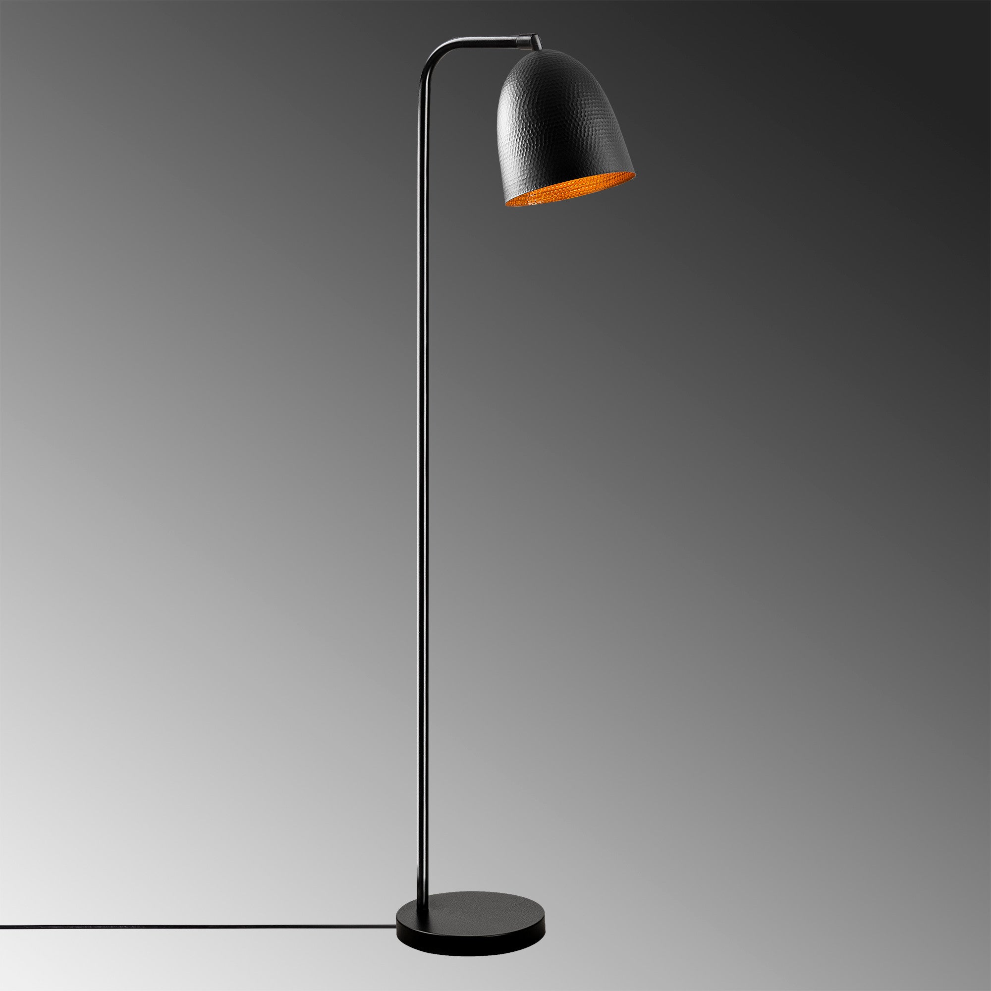 Lampadaire cloche Karen 120cm Métal martelé Noir